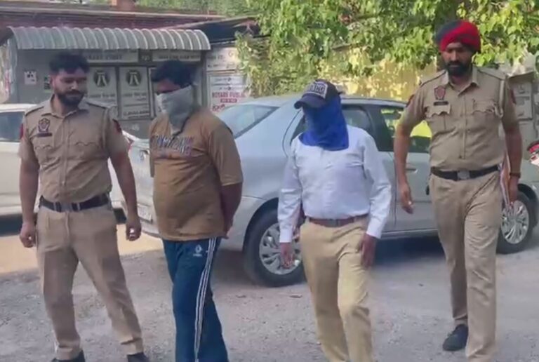 ਰੋਪੜ ਪੁਲਿਸ ਦਾ ਕੂੜਾ ਸੁੱਟਣ ਮਾਮਲੇ ’ਚ ਐਕਸ਼ਨ/  ਤਿੰਨ ਵਿਅਕਤੀਆਂ ਖਿਲਾਫ਼ ਦਰਜ ਕੀਤਾ ਮਾਮਲਾ