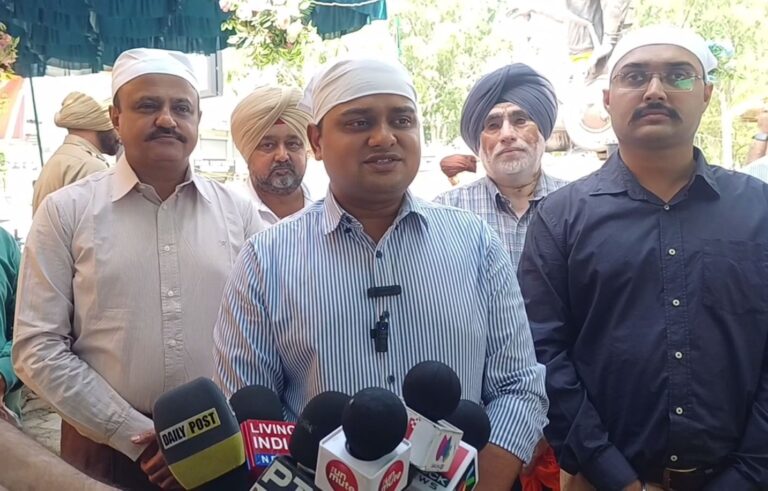 ਫਤਹਿਗੜ੍ਹ ਸਾਹਿਬ ਪੁਲਿਸ ਵੱਲੋਂ ਛਬੀਲ ਦੀ ਸੇਵਾ/ ਸ੍ਰੀ ਸੁਖਮਨੀ ਸਾਹਿਬ ਦੇ ਕਰਵਾਏ ਪਾਠ/ ਸਰਬੱਤ ਦੇ ਭਲੇ ਦੀ ਕੀਤੀ ਅਰਦਾਸ
