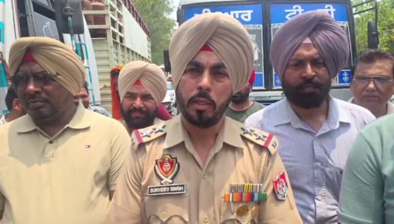 ਨਾਭਾ ’ਚ ਬਿਜਲੀ ਕੱਟਾਂ ਖਿਲਾਫ ਕਿਸਾਨਾਂ ਦਾ ਪ੍ਰਦਰਸ਼ਨ/ ਨਾਭਾ-ਪਟਿਆਲਾ ਰੋਡ ਜਾਮ ਕਰ ਕੇ ਨਾਅਰੇਬਾਜ਼ੀ/ ਸਿਰਫ ਗੱਲਾਂ ’ਚ ਬਿਜਲੀ ਦੇਣ ਦੇ ਲਾਏ ਇਲਜ਼ਾਮ