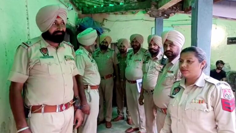 ਤਰਨ ਤਾਰਨ ਪੁਲਿਸ ਦਾ ਨਸ਼ਾ ਮਾਮਲੇ ’ਚ ਐਕਸ਼ਨ/ ਗ਼ੈਰ ਕਾਨੂੰਨੀ ਨਸ਼ਾ ਛਡਾਊ ਕੇਂਦਰ ਦਾ ਪਰਦਾਫਾਸ਼/ 7 ਵਿਅਕਤੀ ਰਿਹਾਅ ਕਰਵਾ ਕੇ ਜਾਂਚ ਕੀਤੀ ਸ਼ੁਰੂ