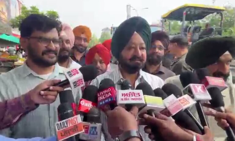 ਪਟਿਆਲਾ ਦੀਆਂ ਸੜਕਾਂ ਦੀ ਹੋਵੇਗੀ ਕਾਇਆਕਲਪ/ 2.5 ਕਰੋੜ ਨਾਲ ਫੋਰਲੇਨ ਸੜਕਾਂ ਦਾ ਨਿਰਮਾਣ/ ਵਿਧਾਇਕ ਅਜੀਤਪਾਲ ਕੋਹਲੀ ਨੇ ਕੀਤਾ ਉਦਘਾਟਨ