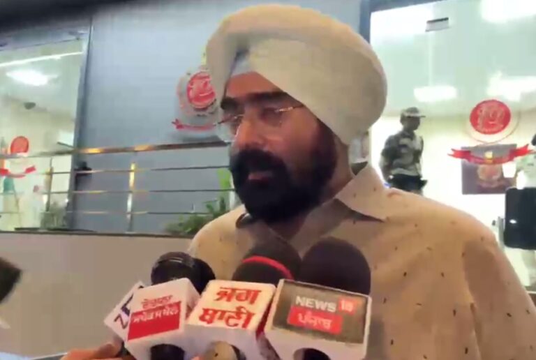 ਜਲੰਧਰ ਈਡੀ ਦਫਤਰ ਪਹੁੰਚੇ ਕਿੱਕੀ ਢਿੱਲੋਂ/ ਮਨੀ ਲਾਡਰਿੰਗ ਮਾਮਲੇ ’ਚ ਹੋਈ ਪੁਛਗਿੱਛ/ ਢਿੱਲੋਂ ਨੇ ਇਨਸਾਫ ਮਿਲਣ ਦਾ ਪ੍ਰਗਟਾਇਆ ਭਰੋਸਾ