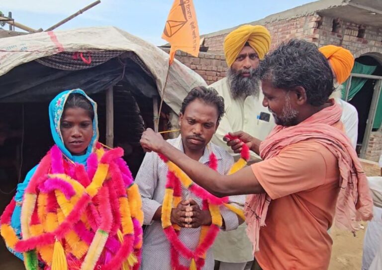 ਸੰਗਰੂਰ ’ਚ ਝੁੱਗੀਆਂ ’ਚ ਰਹਿੰਦੀ ਸੰਨੋਂ ਨੇ ਜਿੱਤੀ ਚੋਣ/ ਮਜ਼ਦੂਰੀ ਕਰਨ ਵਾਲੇ ਪਰਿਵਾਰ ਦੀ ਨੂੰਹ ਹੈ ਸੰਨੋਂ/ ਜਿੱਤ ਤੋਂ ਬਾਦ ਜੋਗੀ ਭਾਈਚਾਰੇ ਅੰਦਰ ਖੁਸ਼ੀ ਲਹਿਰ