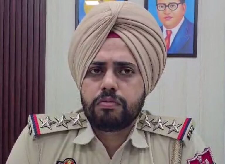 ਅਬੋਹਰ ਪੁਲਿਸ ਵੱਲੋਂ ਨਸ਼ਾ ਪੀੜਤ ਦੀ ਮਦਦ/ ਵੀਡੀਓ ਵਾਇਰਲ ਹੋਣ ਬਾਅਦ ਕੀਤਾ ਸੰਪਰਕ/ ਕੋਂਸਲਿੰਗ ਕਰਨ ਬਾਅਦ ਇਲਾਜ਼ ਦਾ ਭਰੋਸਾ