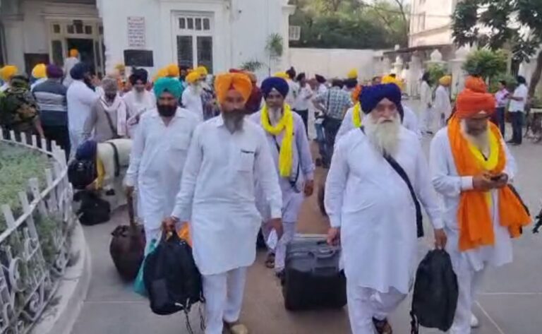 541 ਸਿੱਖ ਸ਼ਰਧਾਲੂਆਂ ਦਾ ਜਥਾ ਪਾਕਿਸਤਾਨ ਲਈ ਰਵਾਨਾ/ ਗੁਰੂ ਅਰਜਨ ਦੇਵ ਜੀ ਦੇ ਸ਼ਹੀਦੀ ਸਮਾਗਮਾਂ ’ਚ ਹੋਣਗੇ ਸ਼ਾਮਲ