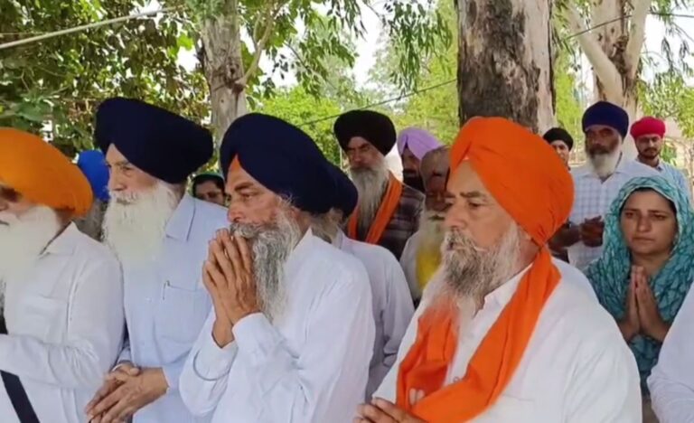ਕਰਤਾਰਪੁਰ ਸਾਹਿਬ ਲਾਂਘਾ ਖੋਲ੍ਹਣ ਲਈ ਸੰਗਤ ਵੱਲੋਂ ਅਰਦਾਸ/ ਅਰਦਾਸ ’ਚ ਸ਼ਾਮਲ ਹੋਣ ਲਈ ਦੂਰ-ਦੂਰ ਤੋਂ ਪਹੁੰਚੀ ਸੰਗਤ/ ਦੋਵੇਂ ਸਰਕਾਰਾਂ ਤੋਂ ਲਾਂਘਾ ਛੇਤੀ ਖੋਲ੍ਹਣ ਦੀ ਮੰਗ
