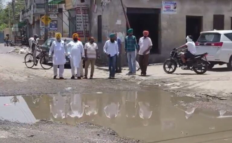 ਸੰਗਰੂਰ ਦੇ ਹਾਲਾਤਾਂ ਨੂੰ ਲੈ ਕੇ ਸਰਕਾਰ ’ਤੇ ਵਰ੍ਹੇ ਵਿਰੋਧੀ/ ਅਕਾਲੀ ਦਲ ਪੁਨਰਸੁਰਜੀਤ ਆਗੂ ਨੇ ਸਾਧੇ ਨਿਸ਼ਾਨੇ/ ਹਲਕਾ ਪ੍ਰਧਾਨ ਰਿਪੁਦਮਨ ਢਿੱਲੋਂ ਵੱਲੋਂ ਧਰਨੇ ਦੀ ਚਿਤਾਵਨੀ