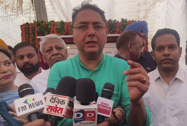 ਸੁਨਾਮ ਵਾਸੀਆਂ ਨੂੰ ਸਿਹਤ ਸਹੂਲਤਾਂ ਦਾ ਵੱਡਾ ਤੋਹਫਾ/ 14 ਕਰੋੜ ਨਾਲ ਬਣੇਗਾ ਮਦਰ ਚਾਈਲਡ ਹਸਪਤਾਲ/ ਕੈਬਨਿਟ ਮੰਤਰੀ ਅਮਨ ਅਰੋੜਾ ਨੇ ਰੱਖਿਆ ਨੀਂਹ ਪੱਥਰ