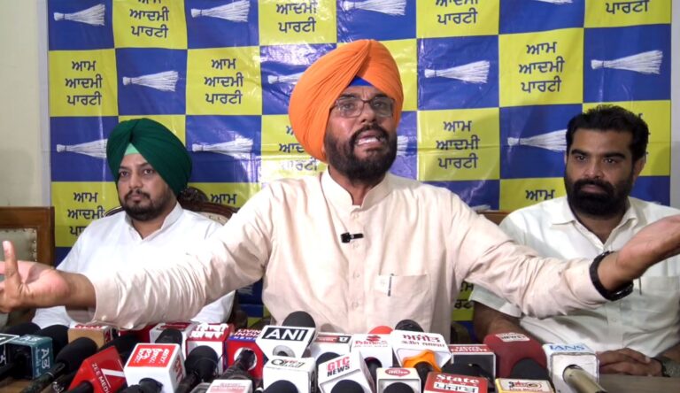 ਵਿਧਾਇਕ ਧਾਲੀਵਾਲ ਦਾ ਕਾਂਗਰਸ ਵੱਲ ਨਿਸ਼ਾਨਾ/ ਧਰਮ ਦੇ ਨਾਮ ’ਤੇ ਸਿਆਸਤ ਦੇ ਇਲਜ਼ਾਮ/ ਕਿਹਾ, ਅਕਾਲ ਤਖਤ ਢਾਹੁਣ ਵਾਲੇ ਸਾਨੂੰ ਸਿਖਾ ਰਹੇ ਨੇ…