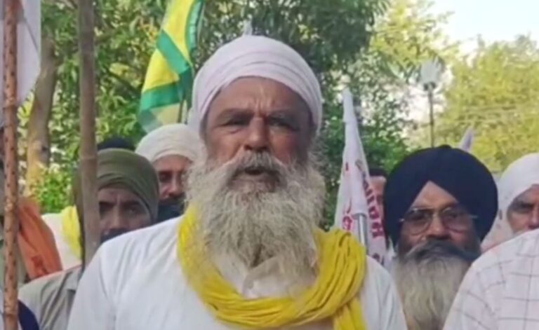 ਤਰਨ ਤਾਰਨ ’ਚ ਸਰਕਾਰ ਖਿਲਾਫ ਕਿਸਾਨਾਂ ਦਾ ਧਰਨਾ/ ਸਭਰਾਂ ਬਿਜਲੀ ਘਰ ਅੱਗੇ ਸਰਕਾਰ ਖਿਲਾਫ ਨਾਅਰੇਬਾਜ਼ੀ/ ਢਿੱਲੀਆਂ ਤਾਰਾਂ ਤੇ ਕਮਜ਼ੋਰ ਖੰਭਿਆਂ ਦੀ ਦਰੁਸਤੀ ਮੰਗੀ