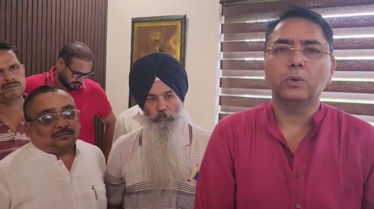ਸੰਗਰੂਰ ’ਚ ਵੋਟਾਂ ਦੀ ਵੈਰੀਫਿਕੇਸ਼ਨ ਦਾ ਅਮਲ ਸ਼ੁਰੂ/ ਮੰਤਰੀ ਅਮਨ ਅਰੋੜਾ ਨੇ ਖੁਦ ਕਰਵਾਈ ਵੈਰੀਫਿਕੇਸ਼ਨ/ ਲੋਕਾਂ ਨੂੰ ਪੂਰਨ ਸਹਿਯੋਗ ਦੀ ਕੀਤੀ ਅਪੀਲ