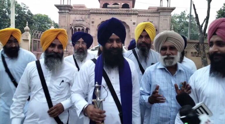 ਅੰਮ੍ਰਿਤਸਰ ਵਿਖੇ ਮਹਾਰਾਜਾ ਰਣਜੀਤ ਸਿੰਘ ਦੀ ਬਰਸੀ ਸਮਾਗਮ/ ਜਥੇਦਾਰ ਕੁਲਦੀਪ ਸਿੰਘ ਗੜਗੱਜ ਨੇ ਭੇਂਟ ਕੀਤੀ ਸ਼ਰਧਾਜਲੀ/ ਕਿਹਾ, ਨਿਆਂ, ਬਰਾਬਰੀ ਤੇ ਭਾਈਚਾਰੇ ਦਾ ਪ੍ਰਤੀਕ ਸੀ ਸਿੱਖ ਰਾਜ