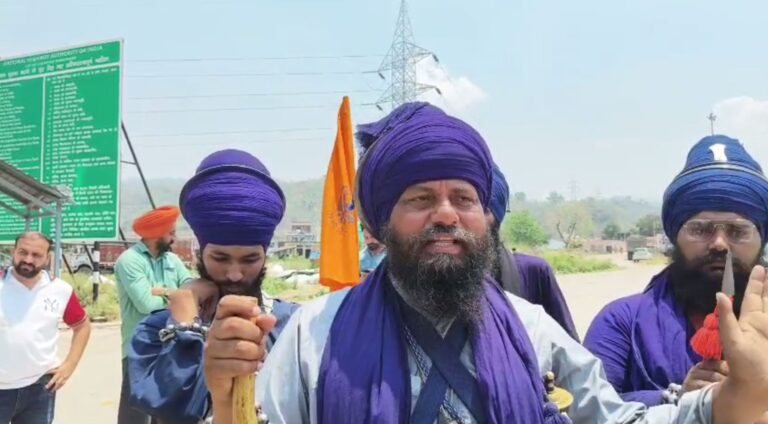 ਕੀਰਤਪੁਰ-ਮਨਾਲੀ ਨੈਸ਼ਨਲ ਹਾਈਵੇ ਤੇ ਖਾਲਸਾ ਟੈਕਸ/ ਨਿਹੰਗ ਜਥੇਬੰਦੀਆਂ ਨੇ ਜਵਾਬੀ ਮੁਹਿੰਮ ਕੀਤੀ ਸ਼ੁਰੂ/ ਐਂਟਰੀ ਟੈਕਸ ਖਿਲਾਫ਼ ਦਿੱਤਾ ਸੰਕੇਤਕ ਸੁਨੇਹਾ