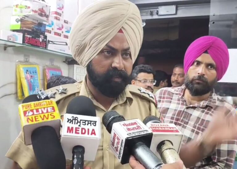 ਅੰਮ੍ਰਿਤਸਰ ’ਚ ਬਜ਼ੁਰਗ ਲਈ ਕਾਲ ਬਣਿਆ ਮੀਂਹ ਹਨੇਰੀ/ ਕੰਧ ਡਿੱਗਣ ਕਾਰਨ ਬਜ਼ੁਰਗ ਦੀ ਮੌਤ, ਦੂਜਾ ਜ਼ਖਮੀ/ ਨਮਕ ਮੰਡੀ ਦੀ ਘਟਨਾ, ਪੁਲਿਸ ਕਰ ਰਹੀ ਜਾਂਚ