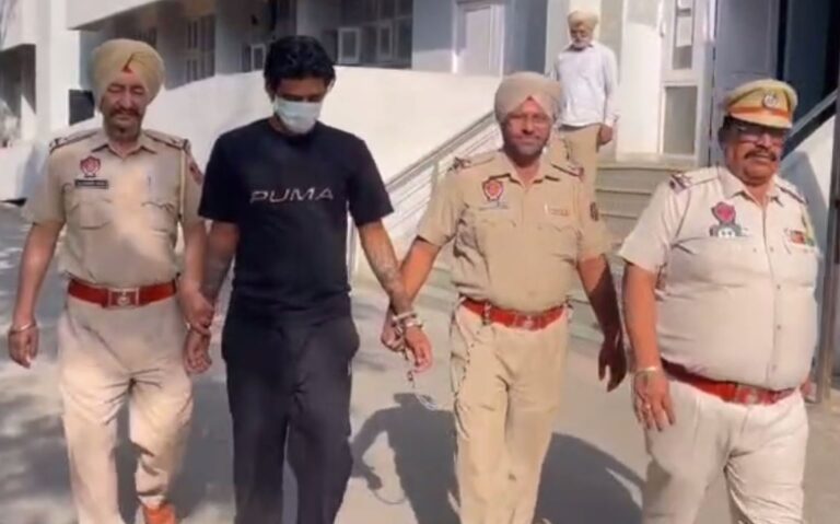 ਅੰਮ੍ਰਿਤਸਰ ਪੁਲਿਸ ਵੱਲੋਂ 5 ਕਿੱਲੋ ਹੈਰੋਇਨ ਸਮੇਤ 2 ਕਾਬੂ/ 30 ਕਿਲੋ ਹੈਰੋਇਨ ਬਰਾਮਦਗੀ ਮਾਮਲੇ ’ਚ ਕਾਰਵਾਈ/ ਦੁਬਈ ਆਧਾਰਤ ਨਸ਼ਾ ਤਸਕਰਾਂ ਨਾਲ ਤਾਰ ਜੁੜਣ ਦਾ ਖੁਲਾਸਾ