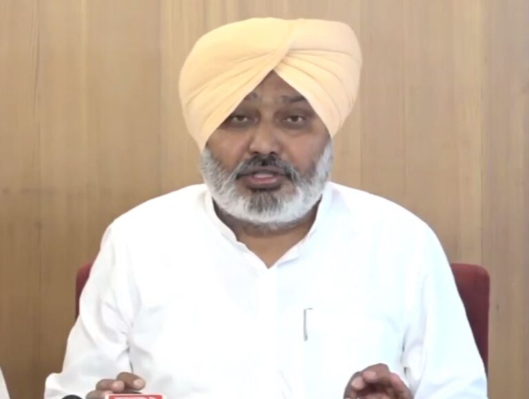 ਫਰਜ਼ੀ ਵੀਡੀਓ ਨੂੰ ਲੈ ਕੇ ‘ਆਪ’ ਦਾ ਅਕਾਲੀ ਦਲ ਵੱਲ ਨਿਸ਼ਾਨਾ/ ਵੀਡੀਓ ਦੀਆਂ ਲੈਬਾਰਟਰੀ ਰਿਪੋਰਟਾਂ ਮੀਡੀਆਂ ਅੱਗੇ ਪੇਸ਼/ ਮੰਤਰੀ ਹਰਪਾਲ ਚੀਮਾ ਨੇ ਸਾਜ਼ਿਸ਼ ਰਚਣ ਦੇ ਲਾਏ ਇਲਜ਼ਾਮ