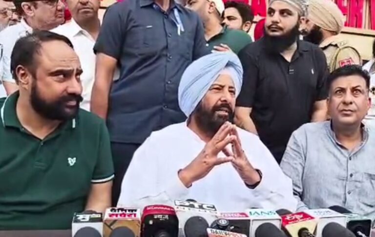 ਅੰਮ੍ਰਿਤਸਰ ਪਹੁੰਚੇ ਭਾਜਪਾ ਪੰਜਾਬ ਪ੍ਰਧਾਨ ਕੇਵਲ ਢਿੱਲੋਂ/ ਨਾਵਟੀ ਚੌਂਕ ਦਾ ਕੀਤਾ ਦੌਰਾ/ ਮਸ਼ਹੂਰ ਹੀਰਾ ਪਨੀਰ ਵਾਲੇ ਕੋਲ ਪੀਤੀ ਚਾਹ