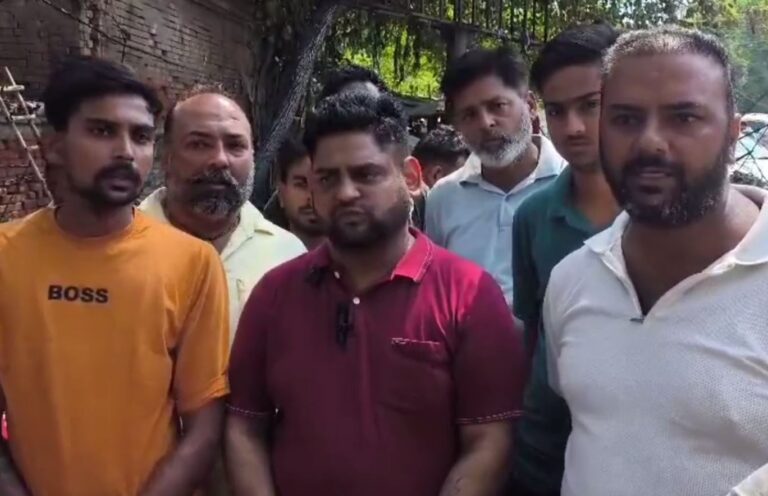 ਧਾਰੀਵਾਲ ’ਚ ਅੱਗ ਦੀਆਂ ਘਟਨਾਵਾਂ ਦਾ ਮੁੱਦਾ ਗਰਮਾਇਆ/ ਦੁਕਾਨਾਂ ਨੂੰ ਵਾਰ ਵਾਰ ਅੱਗ ਲੱਗਣ ਪਿੱਛੇ ਸਾਜ਼ਿਸ਼ ਦਾ ਸ਼ੱਕ/ ਪੁਲਿਸ ਪ੍ਰਸ਼ਾਸਨ ਤੋਂ ਨਿਰਪੱਖ ਜਾਂਚ ਦੀ ਮੰਗ