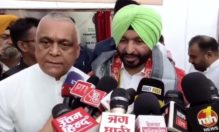 ਜਲੰਧਰ ਵਾਸੀਆਂ ਨੂੰ ਕੇਂਦਰੀ ਮੰਤਰੀ ਰਵਨੀਤ ਬਿੱਟੂ ਦਾ ਤੋਹਫਾ/ ਗੁਰੂ ਨਾਨਕਪੁਰਾ ਆਰਓਬੀ ਦਾ ਰੱਖਿਆ ਨੀਂਹ ਪੱਥਰ/ 112 ਕਰੋੜ ਦੀ ਲਾਗਤ ਨਾਲ ਪੂਰੇ ਹੋਣਗੇ ਪ੍ਰੋਜੈਕਟ