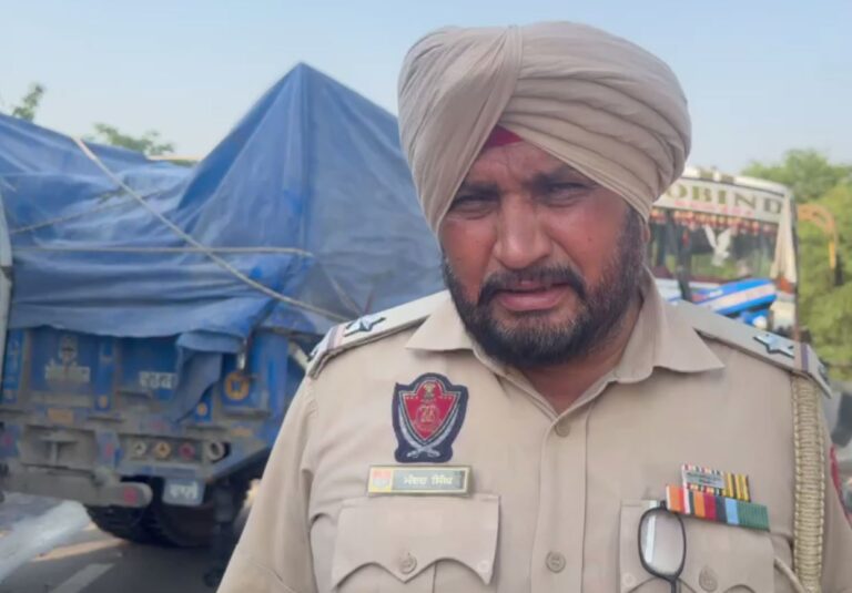 ਬਠਿੰਡਾ-ਮੌੜ ਰੋਡ ‘ਤੇ ਵਾਪਰਿਆ ਭਿਆਨਕ ਹਾਦਸਾ/ ਟਿੱਪਰ-ਟਰੈਕਟਰ ਤੇ ਬੱਸ ਦੀ ਜ਼ੋਰਦਾਰ ਟੱਕਰ/ ਜਾਨੀ ਹਾਨੀ ਤੋਂ ਬਚਾਅ, ਵਾਹਨਾਂ ਦਾ ਨੁਕਸਾਨ