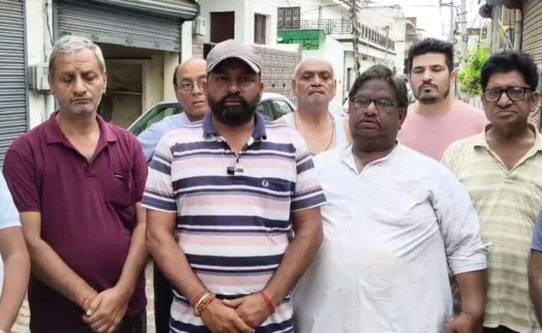 ਪਟਿਆਲਾ ਦੀ ਮਾਰਕਲ ਕਾਲੋਨੀ ’ਚ ਨੌਜਵਾਨ ’ਤੇ ਹਮਲਾ/ ਨਸ਼ਾ ਤਸਕਰਾਂ ਦੀ ਵੀਡੀਓ ਬਣਾਉਣ ਤੇ ਬਣਾਇਆ ਨਿਸ਼ਾਨਾ/ ਘਟਨਾ ਸੀਸੀਟੀਵੀ ਕੈਮਰੇ ’ਚ ਕੈਦ, ਪੁਲਿਸ ਕਰ ਰਹੀ ਜਾਂਚ