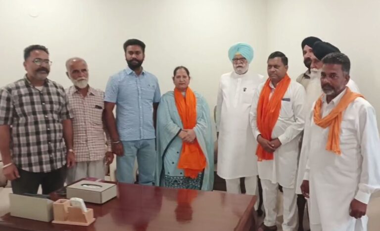 ਕਪੂਰਥਲਾ ਦੇ ਫੱਤੂਢੀਂਗਾ ’ਚ ਕਾਂਗਰਸ ਨੂੰ ਹੁਲਾਰਾ/ ਆਪ ’ਚ ਗਈ ਆਗੂ ਮੁੜ ਕਾਂਗਰਸ ’ਚ ਸ਼ਾਮਲ/ ਰਾਣਾ ਗੁਰਜੀਤ ਨੇ ਵਾਪਸੀ ’ਤੇ ਕੀਤਾ ਸਵਾਗਤ