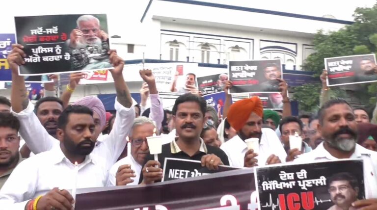 ਸੰਗਰੂਰ ’ਚ ਕਾਂਗਰਸ ਪਾਰਟੀ ਦਾ ਵਿਸ਼ਾਲ ਕੈਂਡਲ ਮਾਰਚ/ ਪੇਪਰ ਲੀਕ ਮਾਮਲੇ ਨੂੰ ਲੈ ਕੇ ਪ੍ਰਗਟਾਇਆ ਰੋਸ/ ਮੋਦੀ ਸਰਕਾਰ ਤੇ ਪੁਲਿਸ ਪ੍ਰਸ਼ਾਸਨ ਖਿਲਾਫ ਕੱਢੀ ਭੜਾਸ