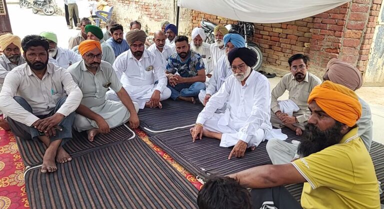ਲੰਬੀ ਦੇ ਪਿੰਡ ਮਿੱਡੂਖੇੜਾ ’ਚ ਨੌਜਵਾਨ ਦਾ ਕਤਲ/ ਨਹਿਰ ’ਤੇ ਘੇਰ ਕੇ ਰਾਡਾਂ ਨਾਲ ਕੀਤਾ ਹਮਲਾ/ ਪਰਿਵਾਰ ਦਾ ਗ੍ਰਿਫਤਾਰੀ ਤਕ ਸਸਕਾਰ ਤੋਂ ਇਨਕਾਰ
