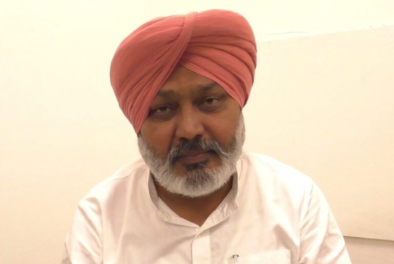 ਖਜਾਨਾ ਮੰਤਰੀ ਹਰਪਾਲ ਚੀਮਾ ਦਾ ਕਾਂਗਰਸ ਵੱਲ ਨਿਸ਼ਾਨਾ/ ਇਕ ਅਨਾਰ ਸੌ ਬਿਮਾਰ ਵਾਲੀ ਹਾਲਤ ਹੋਣ ਦਾ ਦਾਅਵਾ/ ਕਿਹਾ, ਮੌਕਾਪ੍ਰਸਤਾ ਨੂੰ ਮੂੰਹ ਨਹੀਂ ਲਾਉਣਗੇ ਪੰਜਾਬ ਦੇ ਲੋਕ