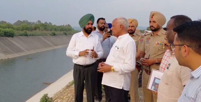 ਮਾਧੋਪੁਰ ਹੈੱਡਵਰਕਸ ਪਹੁੰਚੇ ਮੰਤਰੀ ਵੀਰੇਂਦਰ ਗੋਇਲ/ ਸ਼ਾਹਪੁਰਕੰਡੀ ਨਹਿਰ ਪ੍ਰੋਜੈਕਟ ਦਾ ਲਿਆ ਜਾਇਜ਼ਾ/ 13 ਹਜ਼ਾਰ ਏਕੜ ਨੂੰ ਨਹਿਰੀ ਪਾਣੀ ਮਿਲਣ ਦਾ ਦਾਅਵਾ