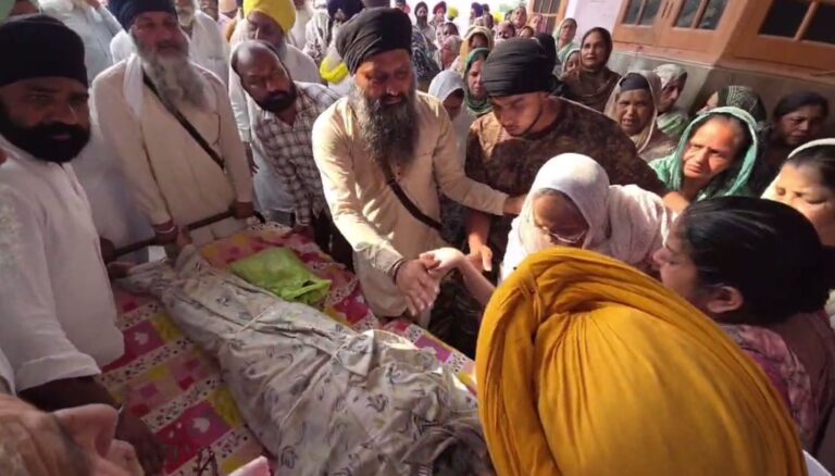 SIR ਬੋਝ ਕਾਰਨ ਜਾਨ ਦੇਣ ਵਾਲੇ ਅਧਿਆਪਕ ਦਾ ਸਸਕਾਰ/ ਬੀਤੇ ਦਿਨ ਨਹਿਰ ’ਚ ਛਾਲ ਮਾਰ ਕੇ ਕੀਤੀ ਸੀ ਖੁਦਕੁਸ਼ੀ/ ਅਧਿਆਪਕ ਆਗੂਆਂ ਨੇ ਪਰਿਵਾਰ ਲਈ ਮੰਗੀ ਮਦਦ