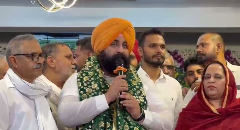 ਨੰਗਲ ਵਿਖੇ ਹੋਈ ਖਵਾਜਾ ਪੀਰ ਦਾ ਬੇੜਾ ਛੱਡਣ ਦੀ ਰਸਮ/ ਕੈਬਨਿਟ ਮੰਤਰੀ ਹਰਜੋਤ ਸਿੰਘ ਬੈਂਸ ਨੇ ਵੀ ਸ਼ਿਰਕਤ/ ਪੰਜਾਬ ਦੀ ਤਰੱਕੀ ਤੇ ਸਰਬੱਤ ਦੇ ਭਲੇ ਦੀ ਕੀਤੀ ਅਰਦਾਸ