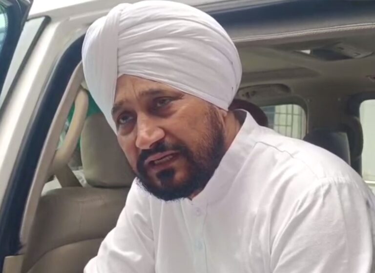 ਮੋਰਿੰਡਾ ਥਾਣੇ ਪਹੁੰਚੇ ਸਾਂਸਦ ਚਰਨਜੀਤ ਚੰਨੀ/ ਨਗਰ ਕੌਂਸਲ ਚੋਣਾਂ ’ਚ ਪੁਲਿਸ ਧੱਕੇ ਦੇ ਇਲਜ਼ਾਮ/ ਕਿਹਾ, ਕੌਂਸਲ ਜਿੱਤਣ ਲਈ ਧੱਕਾ ਬਰਦਾਸ਼ਤ ਨਹੀਂ ਕਰਾਂਗੇ
