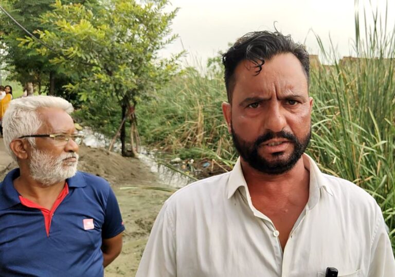 ਅੰਮ੍ਰਿਤਸਰ ਦੇ ਪਿੰਡ ਮੂਲੇ ਚੱਕ ’ਚ ਗੰਦੇ ਪਾਣੀ ਦਾ ਮਾਮਲਾ/ ਛੱਪੜ ਦੇ ਪਾਣੀ ਨਾਲ ਬਿਮਾਰੀਆਂ ਫੈਲਣ ਦਾ ਖਦਸ਼ਾ/ ਪਿੰਡ ਵਾਸੀਆਂ ਨੇ ਪ੍ਰਸ਼ਾਸਨ ਖਿਲਾਫ਼ ਕੱਢੀ ਭੜਾਸ