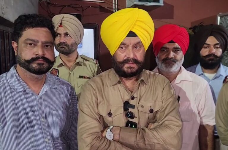 ਦਰਬਾਰ ਸਾਹਿਬ ਵਿਖੇ ਨਤਮਸਤਕ ਹੋਏ ਜਤਿੰਦਰ ਸ਼ੰਟੀ/ ਗੁਰੂ ਘਰ ਮੱਥਾ ਟੇਕ ਕੇ ਸਰਬੱਤ ਦੇ ਭਲੇ ਦੀ ਕੀਤੀ ਅਰਦਾਸ/ ਸੁਲਤਾਨਵਿੰਡ ਪੁਲਿਸ ਥਾਣੇ ਦੀ ਕੀਤੀ ਅਚਨਚੇਤ ਜਾਂਚ