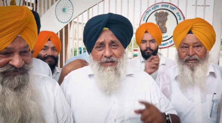 ਡੇਰਾ ਬਾਬਾ ਨਾਨਕ ਦੇ ਧੁੱਸੀ ਬੰਨ ਦਾ ਸੁਖਬੀਰ ਬਾਦਲ ਵੱਲੋਂ ਦੌਰਾ/ ਹੜ੍ਹ ਰੋਕੂ ਪ੍ਰਬੰਧਾਂ ਦਾ ਲਿਆ ਜਾਇਜ਼ਾ/ ਬੰਨ੍ਹ ਦੀ ਮਜਬੂਤੀ ’ਚ ਸਾਥ ਦੇਣ ਦਾ ਐਲਾਨ