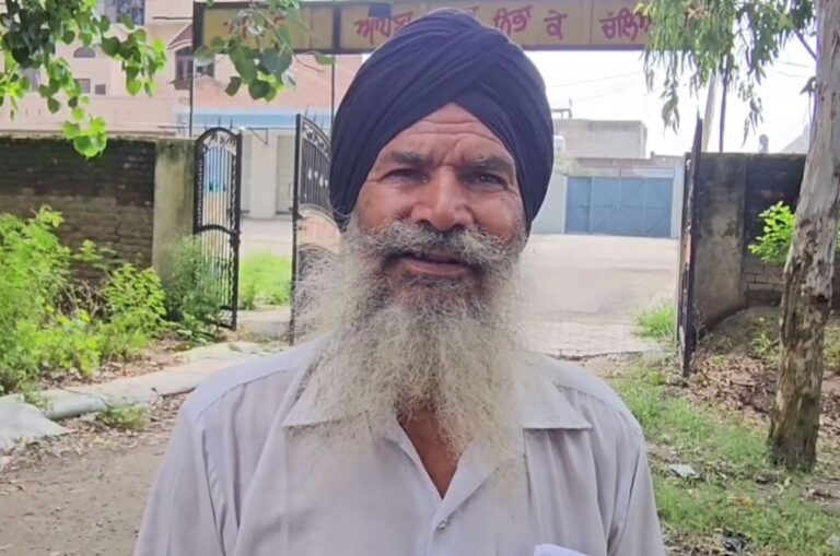 ਗੁਰਦਾਸਪੁਰ 1000 ਰੁਪਏ ਫਾਰਮਾਂ ਨੂੰ ਲੈ ਕੇ ਝਗੜਾ/ ਆਪ ਤੇ ਕਾਂਗਰਸ ਨਾਲ ਸਬੰਧਤ ਧਿਰਾਂ ਆਹਮੋ ਸਾਹਮਣੇ/ ਇਕ ਧਿਰ ਵੱਲੋਂ ਗੋਲੀਆਂ ਚਲਾਉਣ ਦੇ ਲੱਗ ਇਲਜ਼ਾਮ