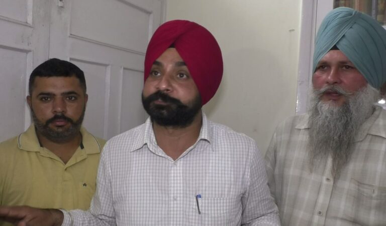 ਚੰਡੀਗੜ੍ਹ ਵਿਖੇ ਰੋਡਵੇਜ ਮੁਲਾਜ਼ਮਾਂ ਦੀ ਪ੍ਰੈੱਸ ਕਾਨਫਰੰਸ/ ਮੰਗਾਂ ਨਾ ਮੰਨਣ ਤੇ ਵਿਧਾਨ ਸਭਾ ਘਿਰਾਓ ਦੀ ਚਿਤਾਵਨੀ/ ਨਿੱਜੀ ਬੱਸ ਚਾਲਕਾਂ ਨੂੰ ਲਾਭ ਪਹੁੰਚਾਉਣ ਦੇ ਲਾਏ ਇਲਜ਼ਾਮ