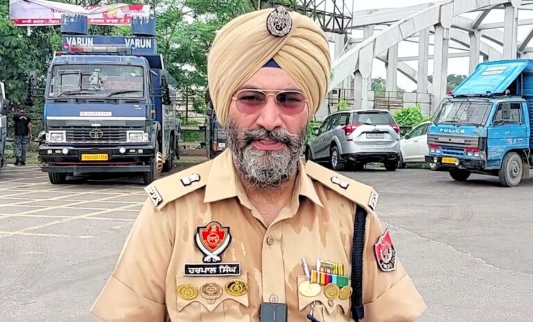 ਅੰਮ੍ਰਿਤਸਰ ਦੇ ਢੰਡਾਰੀ ਪੁੱਲ ’ਤੇ ਭਿਆਨਕ ਹਾਦਸਾ/ ਸੀਨੀਅਰ ਕਾਂਸਟੇਬਲ ਰਣਬੀਰ ਸਿੰਘ ਦੀ ਮੌਤ/ ਪੁਲ ’ਤੇ ਬੰਨ੍ਹਿਆ ਰੱਸਾ ਬਣਿਆ ਹਾਦਸੇ ਦਾ ਕਾਰਨ