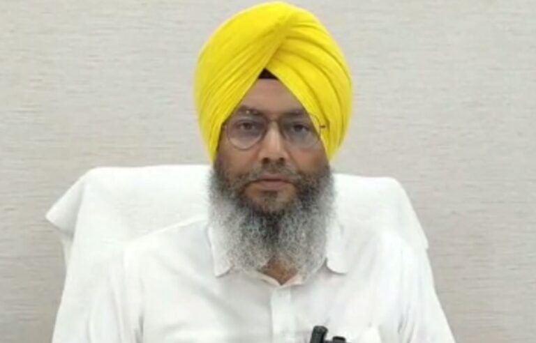 ਪ੍ਰਕਾਸ਼ ਪੁਰਬ ਮੌਕੇ ਪਾਕਿਸਤਾਨ ਜਾਵੇਗਾ ਸਿੱਖ ਜਥਾ/ ਸ਼੍ਰੋਮਣੀ ਕਮੇਟੀ ਨੇ ਸ਼ਰਧਾਲੂਆਂ ਤੋਂ ਮੰਗੇ ਪਾਸਪੋਰਟ/ 10 ਅਗੱਸਤ ਤਕ ਪਾਸਪੋਰਟ ਜਮ੍ਹਾਂ ਕਰਨ ਦੀ ਅਪੀਲ