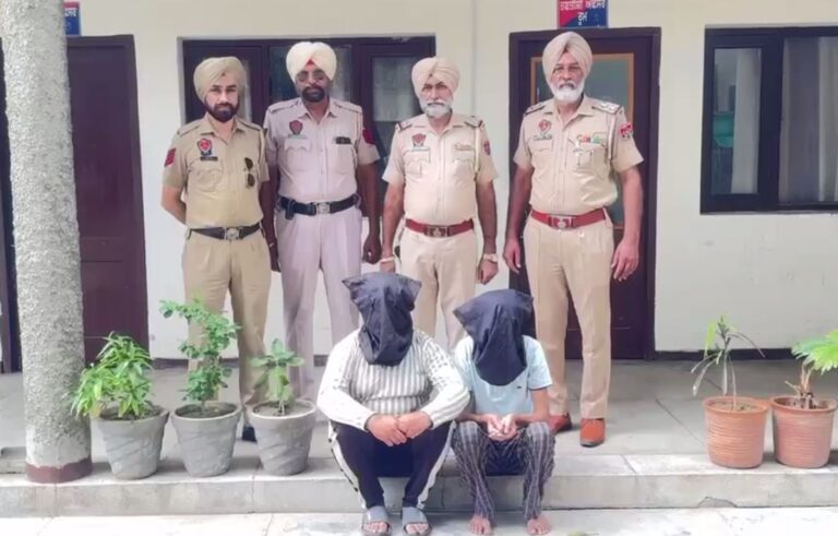 ਫਰੀਦਕੋਟ ਪੁਲਿਸ ਦਾ ਫਿਰੌਤੀ ਮੰਗਣ ਮਾਮਲੇ ’ਚ ਐਕਸ਼ਨ/ ਖੁਦ ਨੂੰ ਗੈਂਗਸਟਰ ਦੱਸਣ ਵਾਲੇ ਦੋ ਮੁਲਜ਼ਮ ਕਾਬੂ/ ਮੈਡੀਕਲ ਸਟੋਰ ਮਾਲਕ ਤੋਂ ਮੰਗੀ ਸੀ 10 ਲੱਖ ਦੀ ਫਿਰੌਤੀ