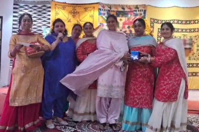 ਸਮਰਾਲਾ ’ਚ ਔਰਤਾਂ ਨੇ ਮਨਾਇਆ ਤੀਆ ਦਾ ਤਿਉਹਾਰ/ ਹਰਨਾਮ ਨਗਰ ਦੀਆਂ ਮਹਿਲਾਵਾਂ ਨੇ ਕੀਤੀ ਸ਼ਿਰਕਤ/ ਵਿਰਸੇ ਨੂੰ ਜੀਵਤ ਰੱਖਣ ਦਾ ਦਿੱਤਾ ਸੁਨੇਹਾ