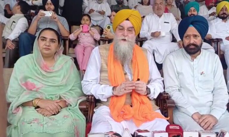 ਫਤਹਿਗੜ੍ਹ ਸਾਹਿਬ ਵਿਖੇ ਆਜ਼ਾਦੀ ਦਿਹਾੜੇ ਮੌਕੇ ਸਮਾਗਮ/ ਸਪੀਕਰ ਕੁਲਤਾਰ ਸੰਧਵਾਂ ਨੇ ਕੀਤੀ ਸ਼ਿਰਕਤ/ ਤਿਰੰਗਾ ਲਹਿਰਾਉਣ ਦੀ ਨਿਭਾਈ ਰਸਮ