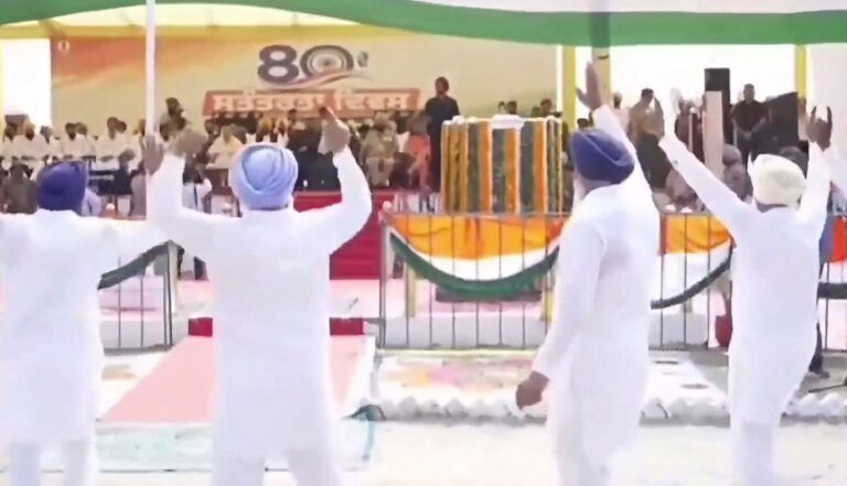 ਫਿਰੋਜ਼ਪੁਰ ’ਚ ਆਜ਼ਾਦੀ ਦਿਹਾੜੇ ਮੌਕੇ ਕੱਢੀ ਝਾਕੀ ਦਾ ਮਾਮਲਾ/ ਫਰਜ਼ੀ ਪਾਤਰਾਂ ਜ਼ਰੀਏ ਪ੍ਰਚਾਰ ਦੇ ਇਲਜ਼ਾਮ/ ਸਟੇਜ ਤੋਂ ਦਿਖਾਏ ਪਾਤਰ ਨਿਕਲੇ ਸਰਕਾਰੀ ਮੁਲਾਜ਼ਮ