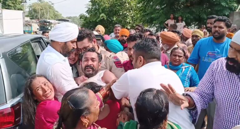 ਫਰੀਦਕੋਟ ਦੇ ਪਿੰਡ ਸੰਧਵਾਂ ’ਚ ਚੱਲਦੇ ਵਿਆਹ ਦੌਰਾਨ ਹੰਗਾਮਾ/ ਗਿੱਦੜਬਾਹਾ ਤੋਂ ਆਈ ਪੁਲਿਸ ਨੇ ਚੁੱਕਿਆ ਕੁੜੀ ਦਾ ਪਿਉ/ ਚੋਰੀ ਦੇ ਮਾਮਲੇ ’ਚ ਗ੍ਰਿਫਤਾਰੀ, ਪਰਿਵਾਰ ਨੇ ਦੋਸ਼ ਨਕਾਰੇ