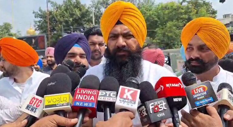 ਪਟਿਆਲਾ ਦੇ ਖੰਡਾ ਚੌਂਕ ’ਤੇ ਅਕਾਲੀ ਦਲ ਦਾ ਪ੍ਰਦਰਸ਼ਨ/ ਸੱਜਣ ਕੁਮਾਰ ਦਾ ਪੁਤਲਾ ਫੂਕ ਕੇ ਕੀਤੀ ਨਾਅਰੇਬਾਜ਼ੀ/ ਸਾਬਕਾ ਸੀਐਮ ਚੰਨੀ ਨੂੰ ਕਾਂਗਰਸ ਛੱਡਣ ਦੀ ਦਿੱਤੀ ਸਲਾਹ