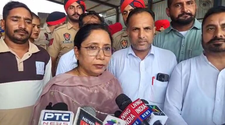 ਮਲੋਟ ਦੇ ਪਿੰਡ ਦਾਨੇਵਾਲਾ ’ਚ ਲੋਕ ਮਿਲਣੀ ਸਮਾਗਮ/ ਕੈਬਨਿਟ ਮੰਤਰੀ ਬਲਜੀਤ ਕੌਰ ਨੇ ਕੀਤੀ ਸ਼ਿਰਕਤ/ ਮੁਲਜ਼ਮਾਂ ਦਾ ਡੀਏ ਛੇਤੀ ਦੇਣ ਦਾ ਦਿੱਤਾ ਭਰੋਸਾ