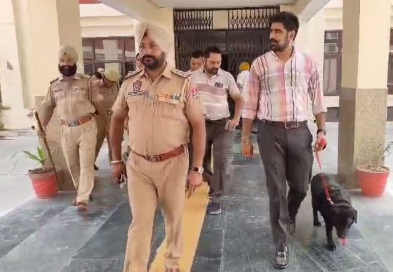 ਪਟਿਆਲਾ ਅਦਾਲਤੀ ਕੰਪਲੈਕਸ ਨੂੰ ਉਡਾਉਣ ਦੀ ਧਮਕੀ/ ਪੁਲਿਸ ਨੇ ਸਖਤ ਕੀਤੇ ਸੁਰੱਖਿਆ ਪ੍ਰਬੰਧ/ ਮਾਮਲੇ ਦੀ ਗੰਭੀਰਤਾ ਨਾਲ ਕੀਤੀ ਜਾ ਰਹੀ ਜਾਂਚ