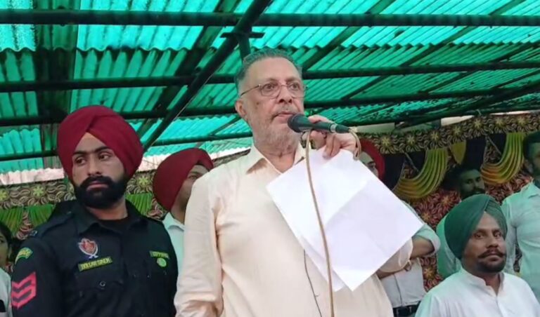 ਪਟਿਆਲਾ ਦੇ ਪਿੰਡ ਮੰਡੌਰ ’ਚ ਸਿਹਤ ਮੰਤਰੀ ਡਾ. ਬਲਬੀਰ ਦਾ ਵਿਰੋਧ/ਜਨਤਕ ਮੀਟਿੰਗ ਦੌਰਾਨ ਹੋਇਆ ਹੰਗਾਮਾ/ਤਣਾਅਪੂਰਨ ਬਣਿਆ ਮਾਹੌਲ