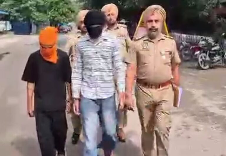 ਰੋਪੜ ਪੁਲਿਸ ਵੱਲੋਂ ਏਟੀਐਮ ਚੋਰ ਗਰੋਹ ਦਾ ਪਰਦਾਫਾਸ਼/ ਵੱਖ ਵੱਖ ਥਾਈ ਏਟੀਐਮਜ਼ ਨੂੰ ਬਣਾ ਰਹੇ ਸੀ ਨਿਸ਼ਾਨਾ/ ਪੁਲਿਸ ਨੇ ਦੋ ਜਣਿਆਂ ਨੂੰ ਗ੍ਰਿਫਤਾਰ ਕਰ ਕੇ ਜਾਂਚ ਆਰੰਭੀ